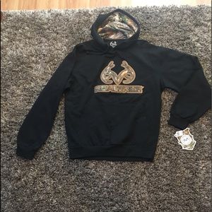 NWT REALTREE Hoodie Size M